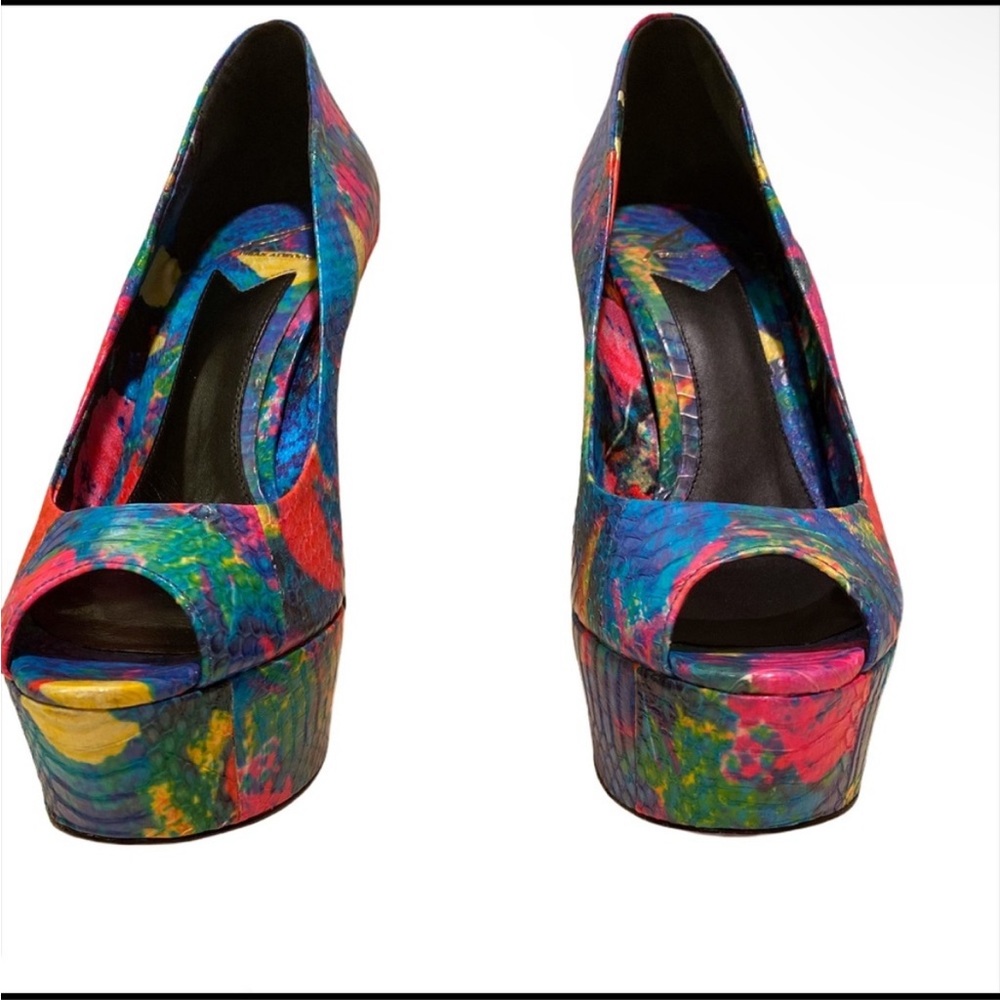 EUC B Brian Atwood Paint Splatter Platform Heels